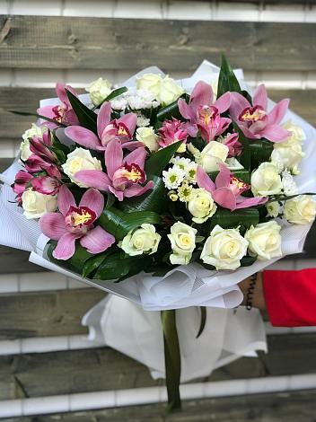 Букет цветов из: Розы и Хризантемы в Верхнестепном