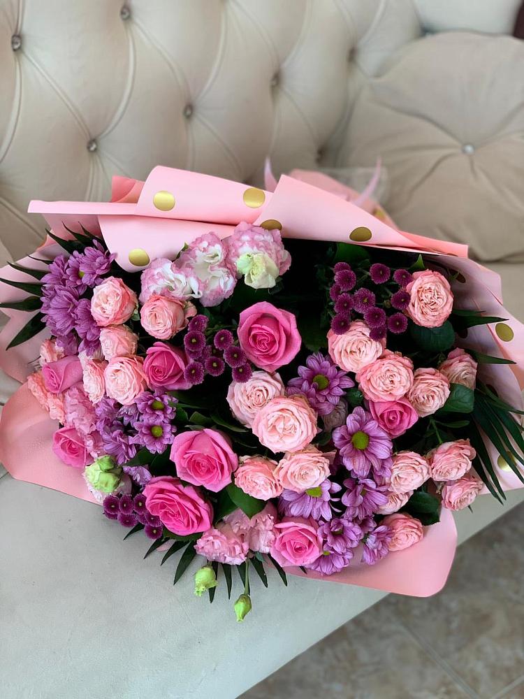 Букет цветов из: Хризантемы, Розы и Лизиантусы в Верхнестепном