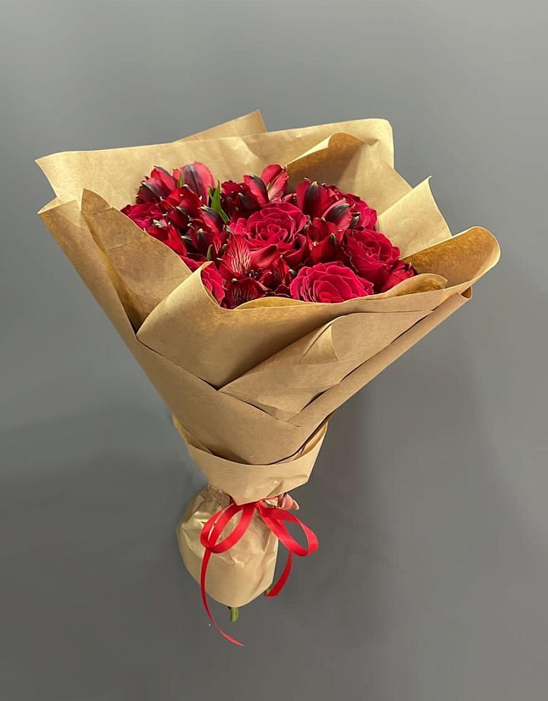 Букет цветов из: Альстромерии и Розы в Верхнестепном