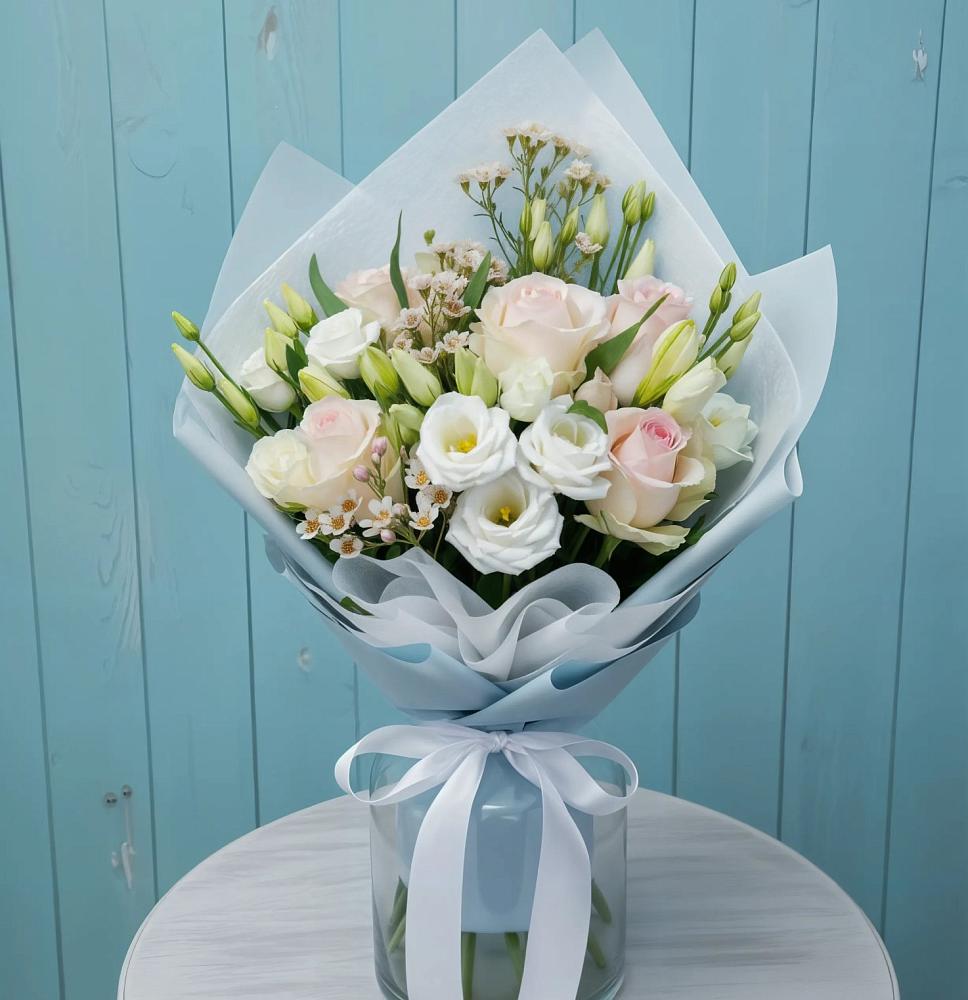 Букет цветов из: Розы и Лизиантусы в Верхнестепном