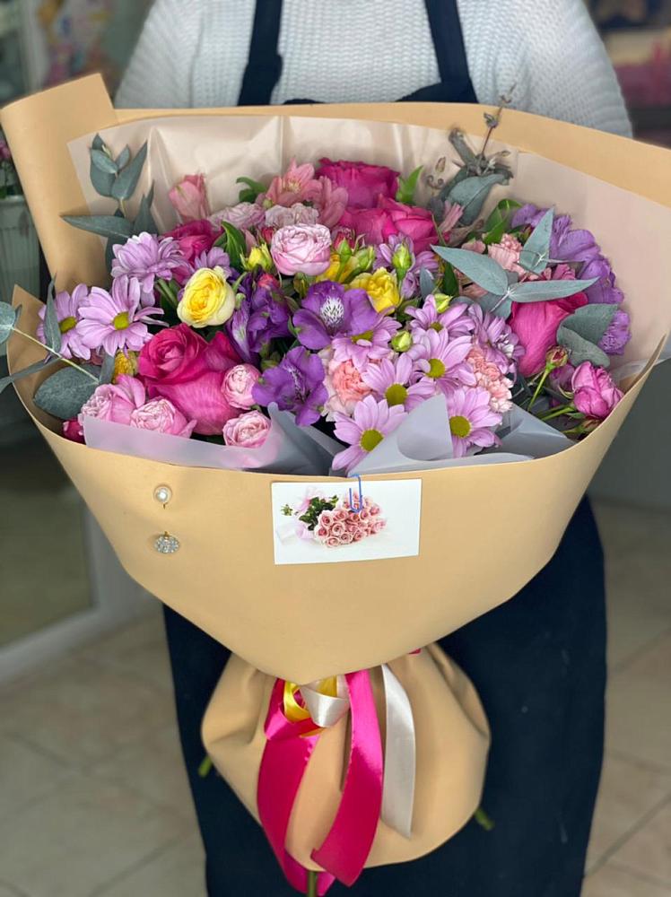 Букет цветов из: Хризантемы, Гвоздики и Альстромерии в Верхнестепном