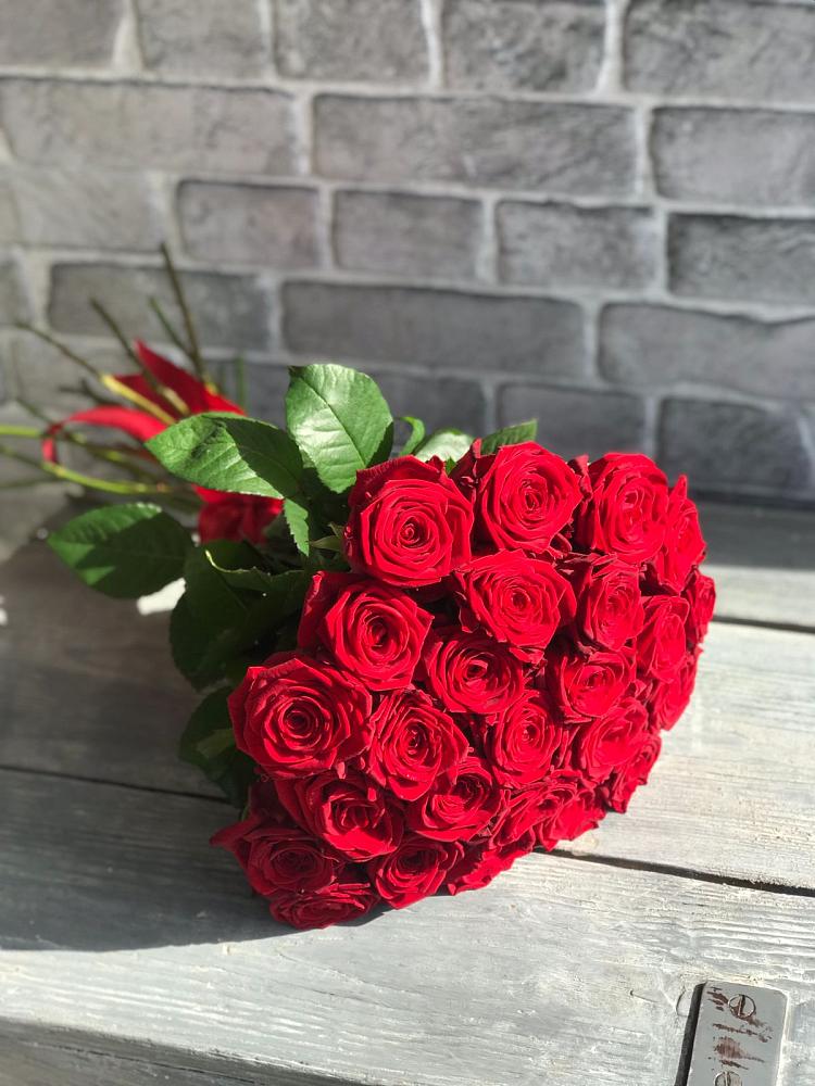 Букет Красные розы Фридом в Верхнестепном