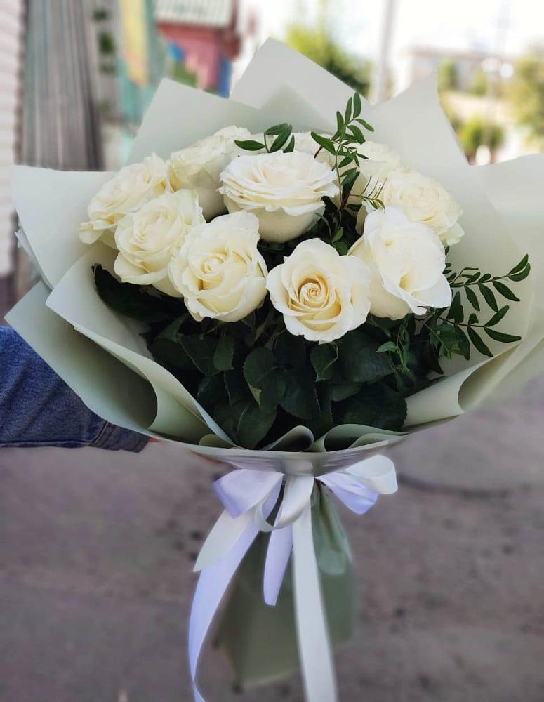 Букет Белые розы Проуд в Верхнестепном