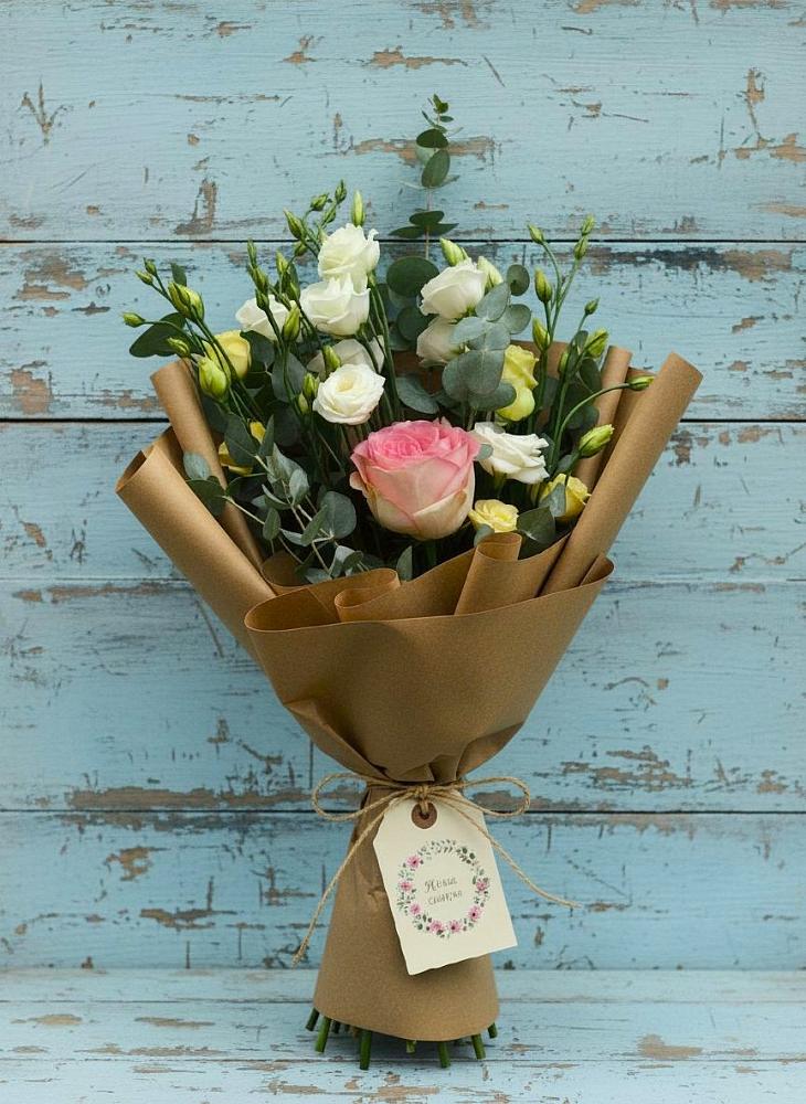 Букет цветов из: Розы и Лизиантусы в Верхнестепном