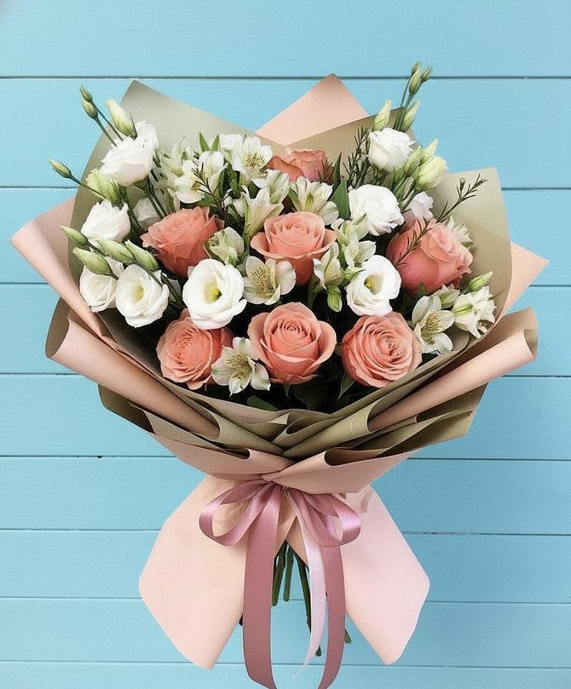 Букет цветов из: Розы, Альстромерии и Лизиантусы в Верхнестепном