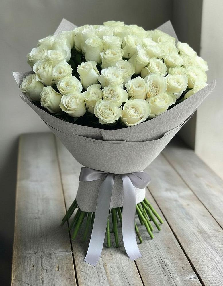 Букет 35 Белых роз в Верхнестепном