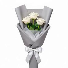 Букет 3 белые розы в Верхнестепном