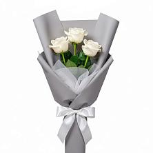Букет 3 белые розы в Верхнестепном