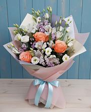 Букет цветов из:  Лизиантусы, Розы, Альстромерии и Гипсофила в Верхнестепном