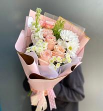 Букет цветов из:  Хризантемы и Розы в Верхнестепном