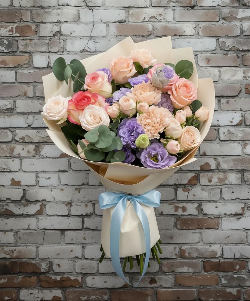 Букет цветов из: Розы, Лизиантусы и Гвоздики в Верхнестепном