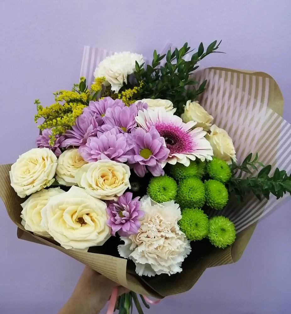 Букет цветов из: Хризантемы, Розы, Гвоздики и Герберы в Верхнестепном