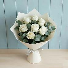 Букет Белые розы в Эвкалипте в Верхнестепном