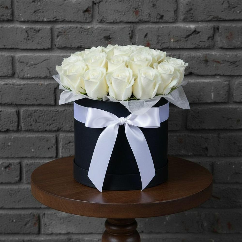 Цветочная композиция из Розы в шляпной коробке в Верхнестепном