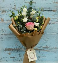 Букет цветов из:  Розы и Лизиантусы в Верхнестепном