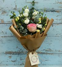 Букет цветов из:  Розы и Лизиантусы в Верхнестепном