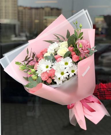 Букет цветов из: Розы, Лизиантусы и Хризантемы в Верхнестепном