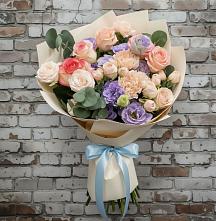 Букет цветов из:  Розы, Лизиантусы и Гвоздики в Верхнестепном