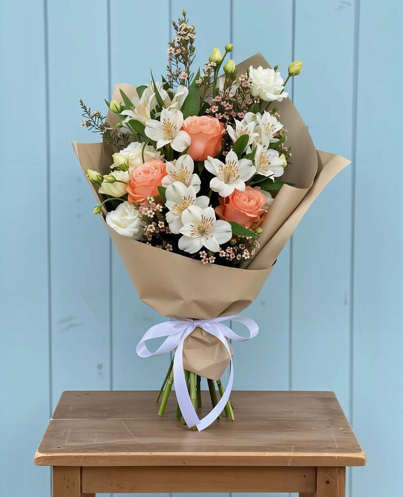 Букет цветов из: Альстромерии, Лизиантусы, Розы и Хризантемы в Верхнестепном